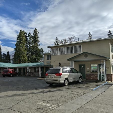 Hi-Lo Motel, Cafe And Rv Park Weed Exterior photo
