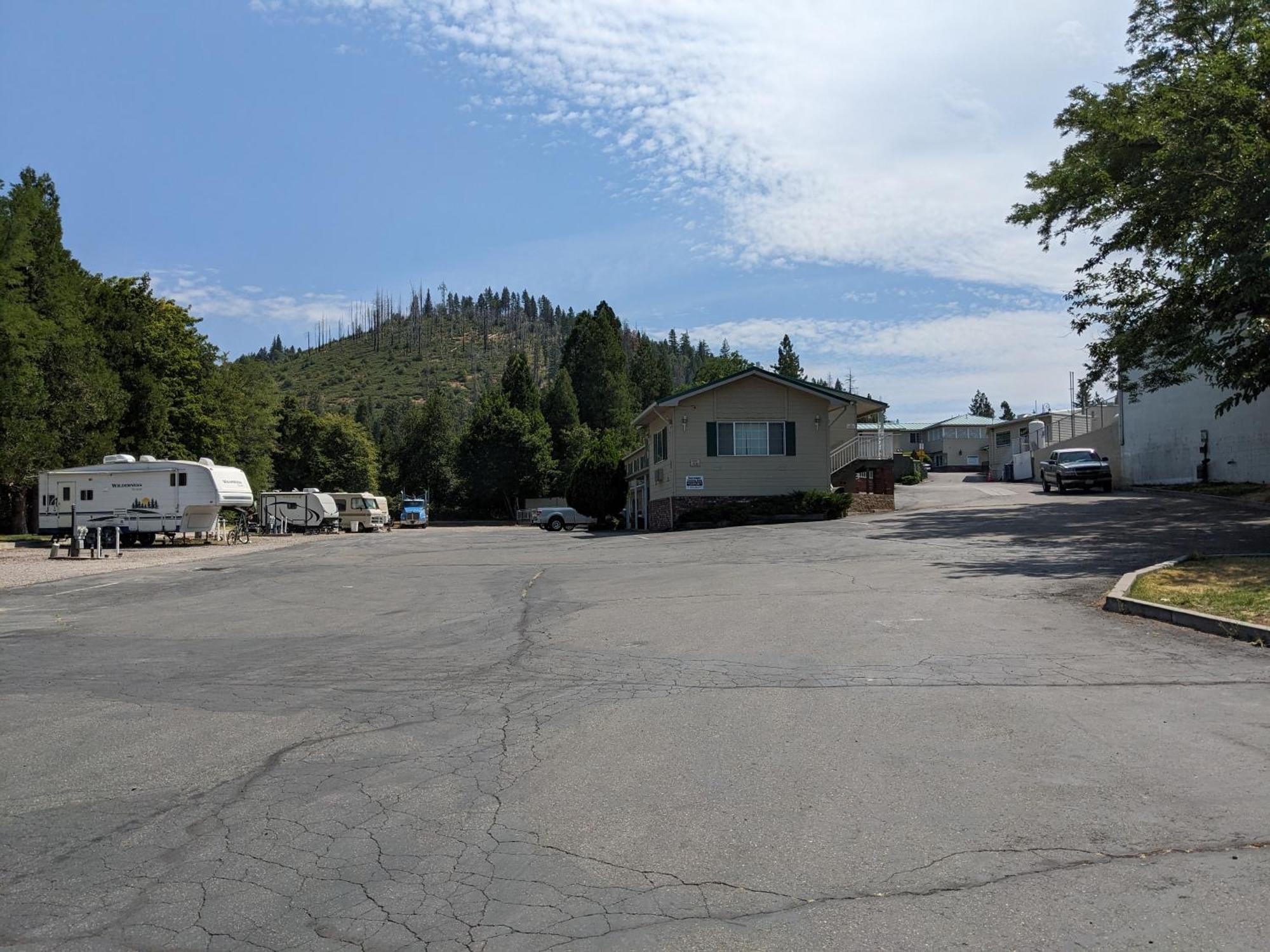 Hi-Lo Motel, Cafe And Rv Park Weed Exterior photo