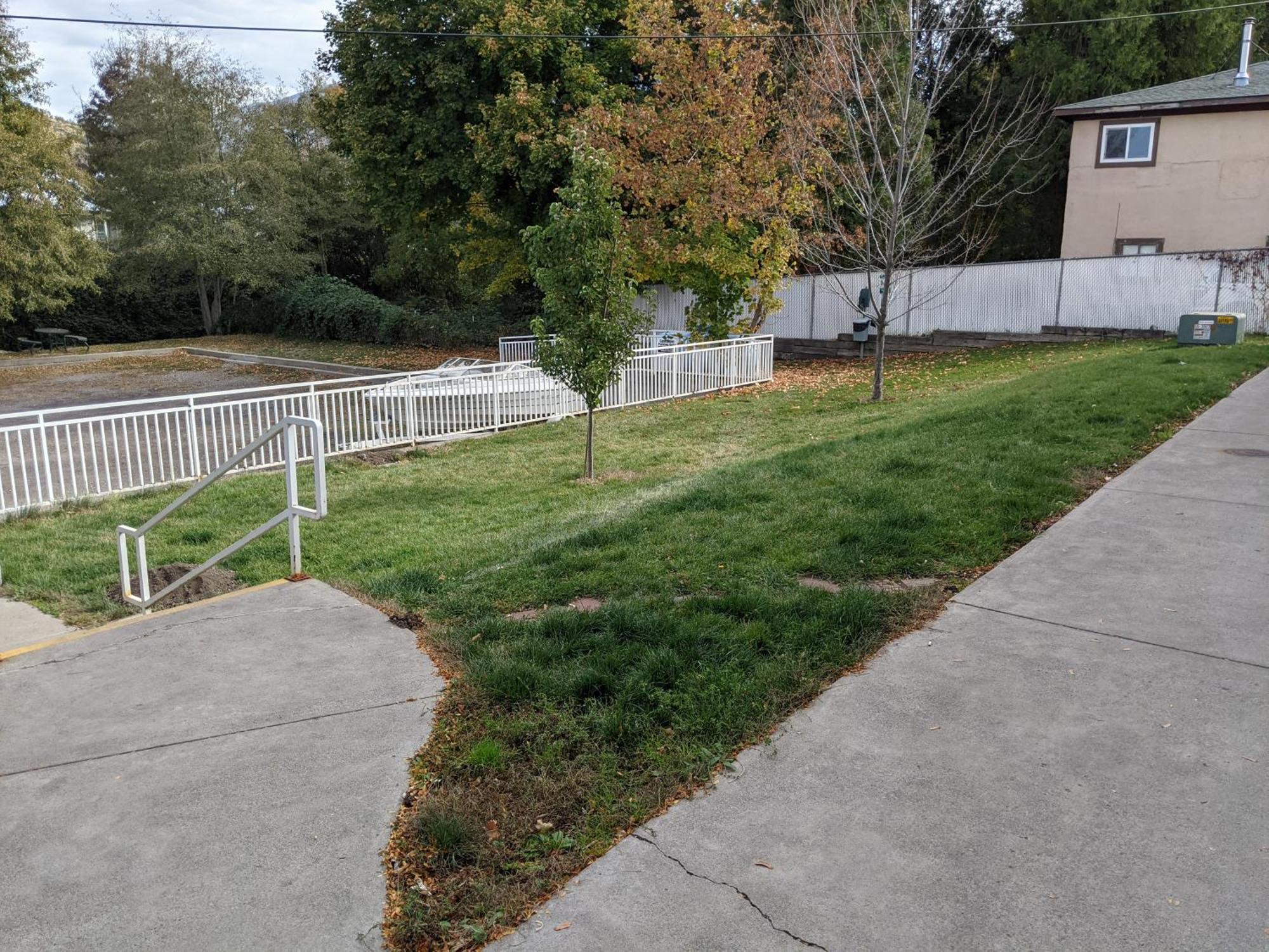 Hi-Lo Motel, Cafe And Rv Park Weed Exterior photo