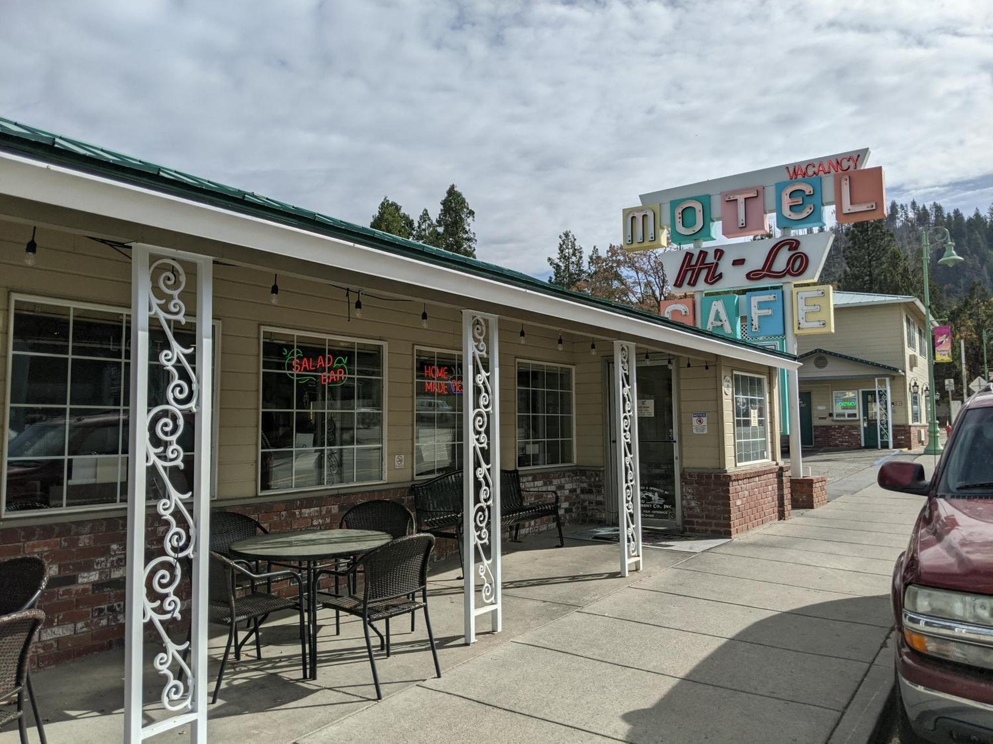 Hi-Lo Motel, Cafe And Rv Park Weed Exterior photo